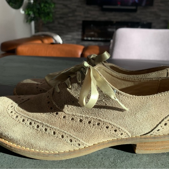 Tan suede all leather with satin laces, ladies size 7, could fit 6.5- like new - Picture 4 of 4